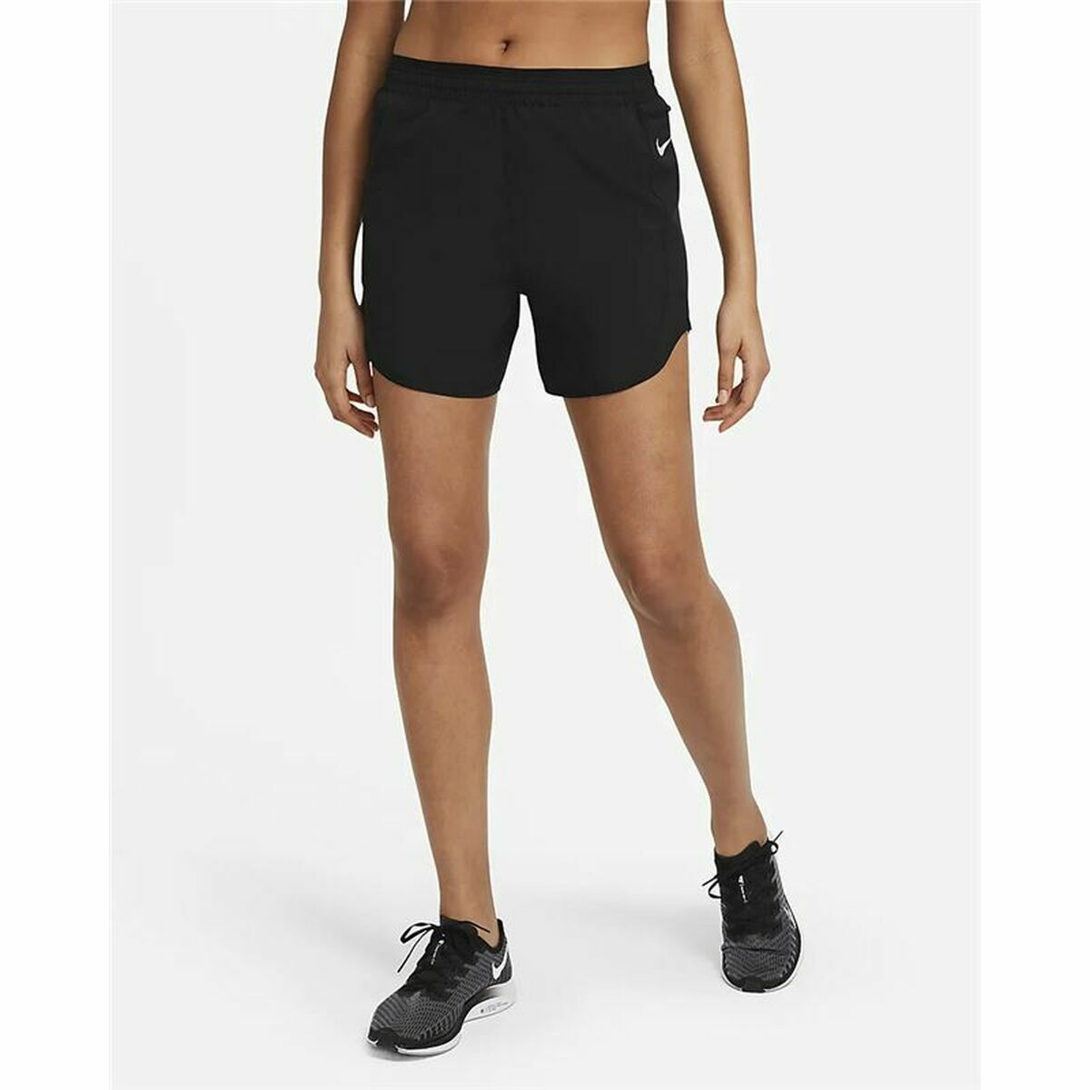 Γυναικεία Αθλητικά Σορτς Nike Tempo Luxe Μαύρο