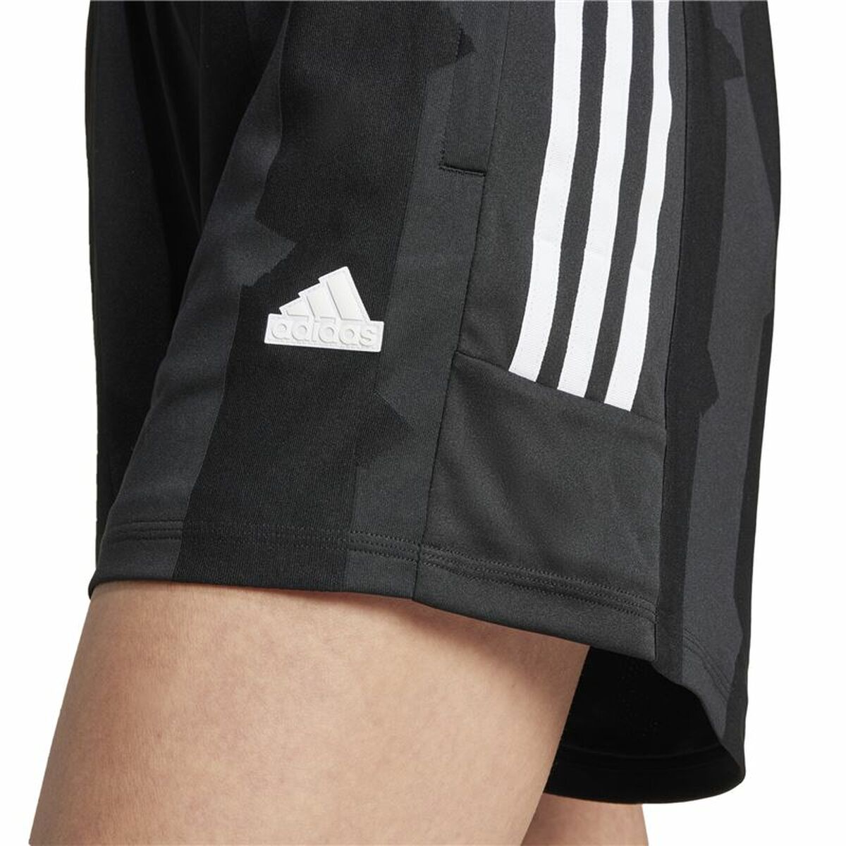 Aθλητικό Σορτς Adidas Tiro Cut Μαύρο