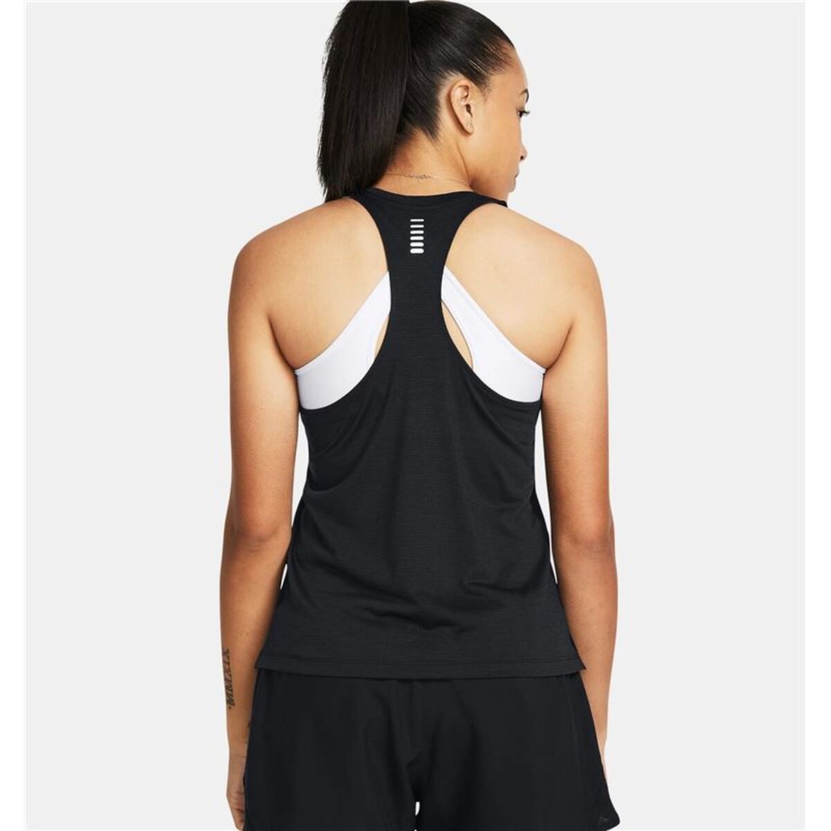 Αμάνικο Γυναικείο Μπλουζάκι Under Armour Launch Single Running