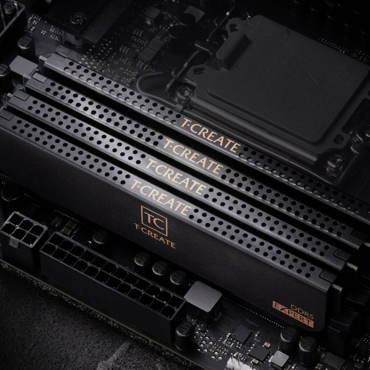 Μνήμη RAM Team Group CTCWD532G6000HC30DC01 32 GB DDR5 SDRAM DDR5 6000 MHz