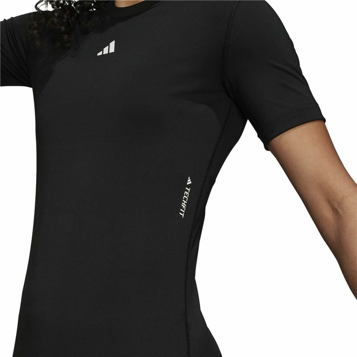 Γυναικεία Μπλούζα με Κοντό Μανίκι Adidas Techfit Μαύρο