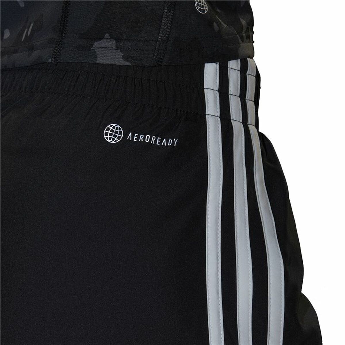 Κοντό παντελόνι Adidas M20 Μαύρο