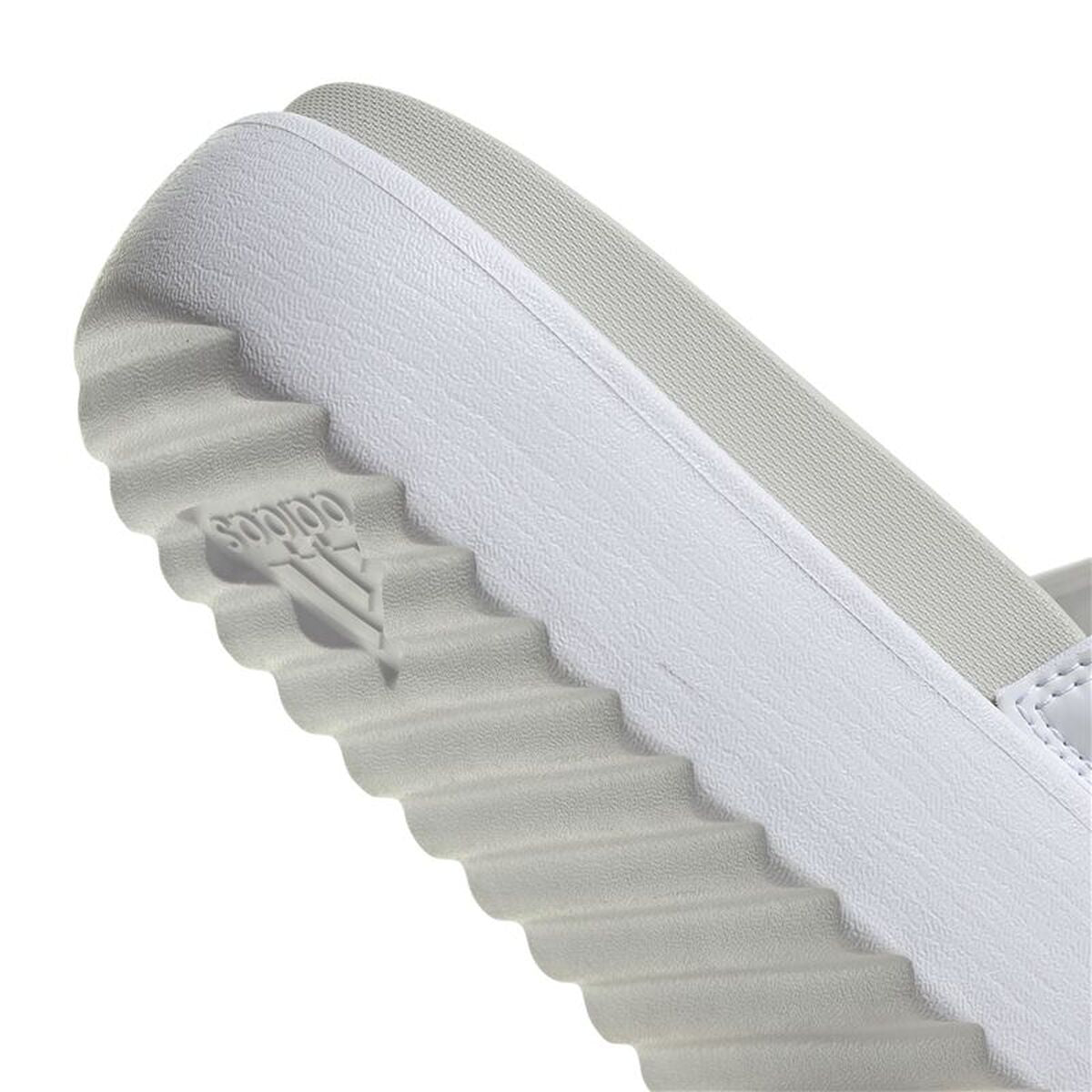 Σαγιονάρες για γυναίκες Adidas Adilette Platform Λευκό