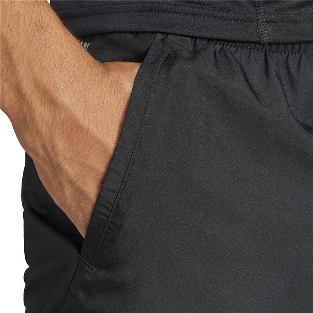 Ανδρικά Αθλητικά Σορτς Adidas Run It Short Μαύρο