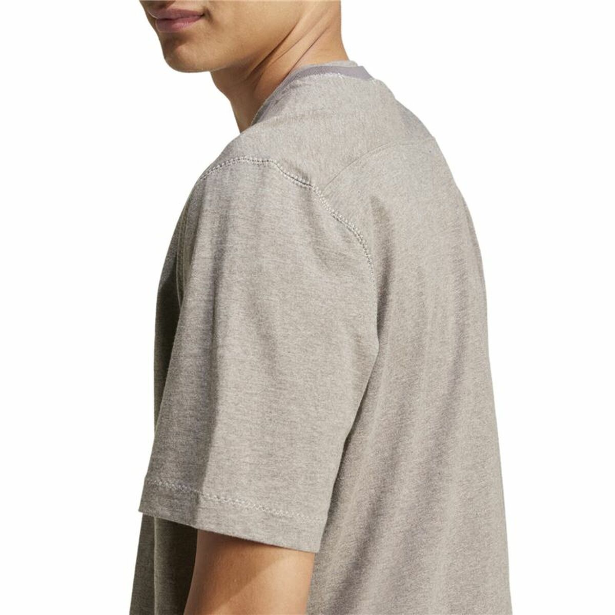 Ανδρική Μπλούζα με Κοντό Μανίκι Adidas Seasonal Essentials Καφέ Ανοιχτό Γκρι