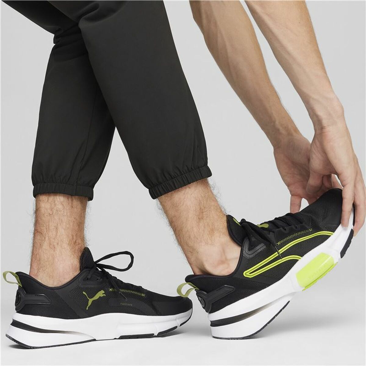 Αθλητικά Παντελόνια για Ενήλικες Puma Flex Woven Cargo Μαύρο Άντρες