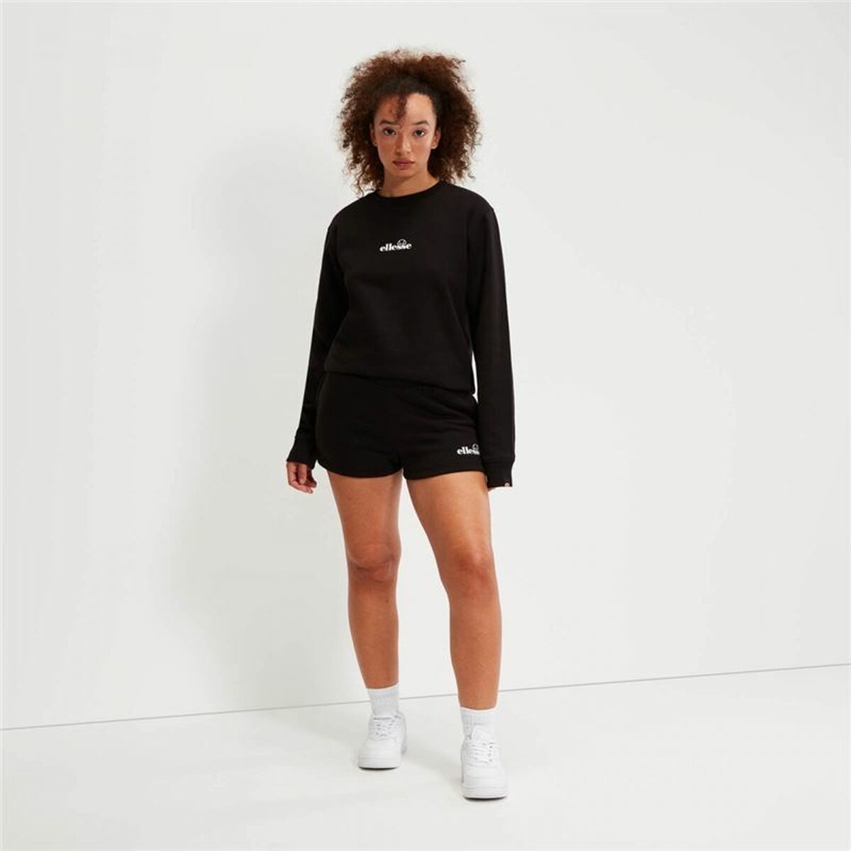 Αθλητικό Σορτς Ellesse Kyrana Loopback Μαύρο