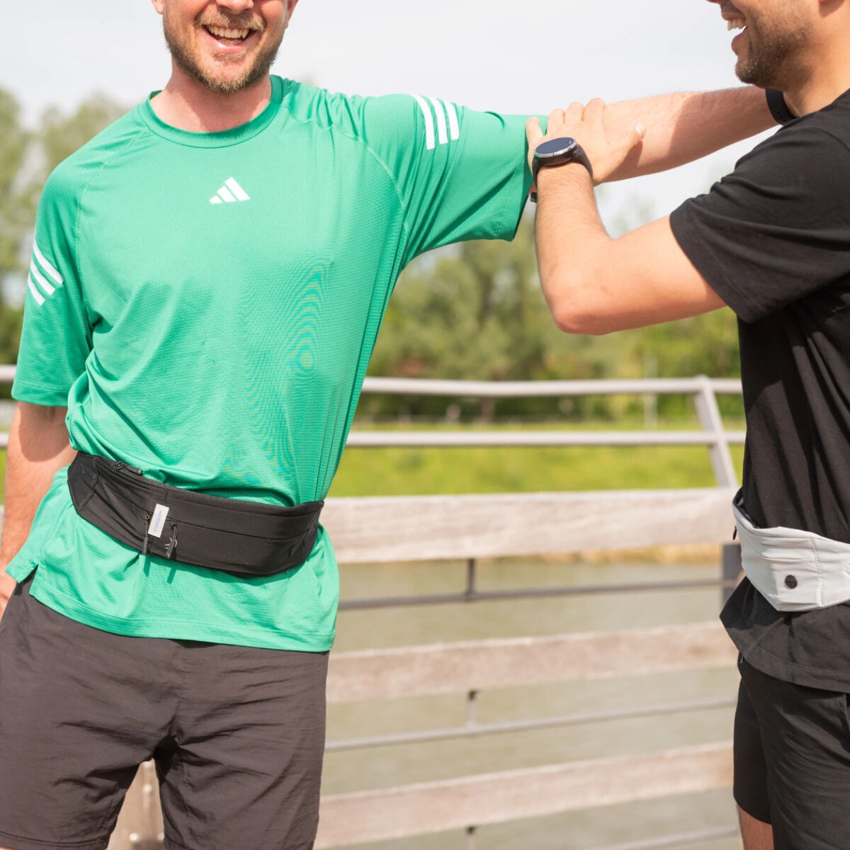 Waterfly Ριγέ Τσαντάκι Τρεξίματος 3.0 Μαύρο Unisex Lycra 1L με Ανακλαστικά & Έξοδο Ακουστικών