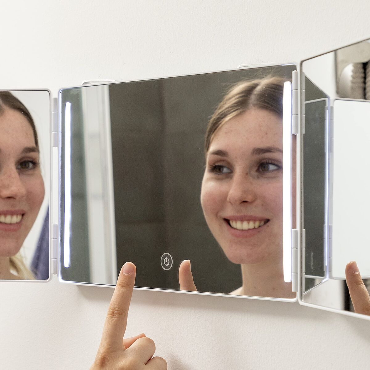 Καθρέπτης μπάνιου με LED φως και 360º όραση SelfKut InnovaGoods (Ανακαινισμένα B)