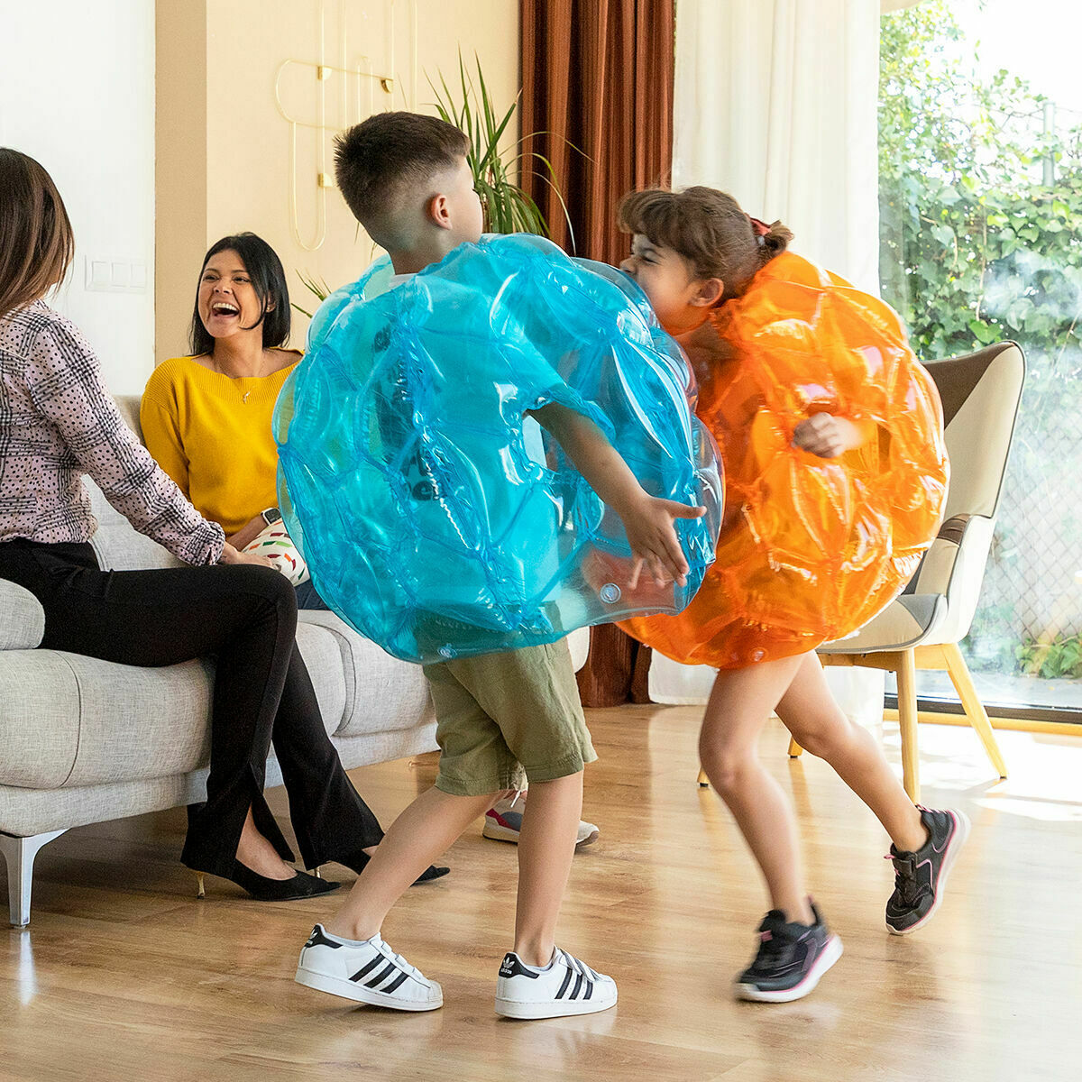 Pack Φουσκωτή Γιγάντια Μπάλα Φυσαλίδων Προφυλακτήρα και Παιχνίδι Ψεκαστήρας νερού InnovaGoods