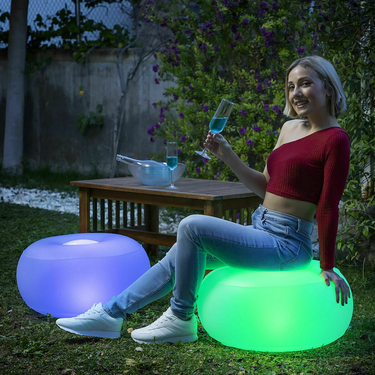 Pack Φουσκωτή Πολυθρόνα με Πολύχρωμο LED και Φουσκωτό Κάθισμα με Πολύχρωμο LED και Τηλεχειριστήριο InnovaGoods