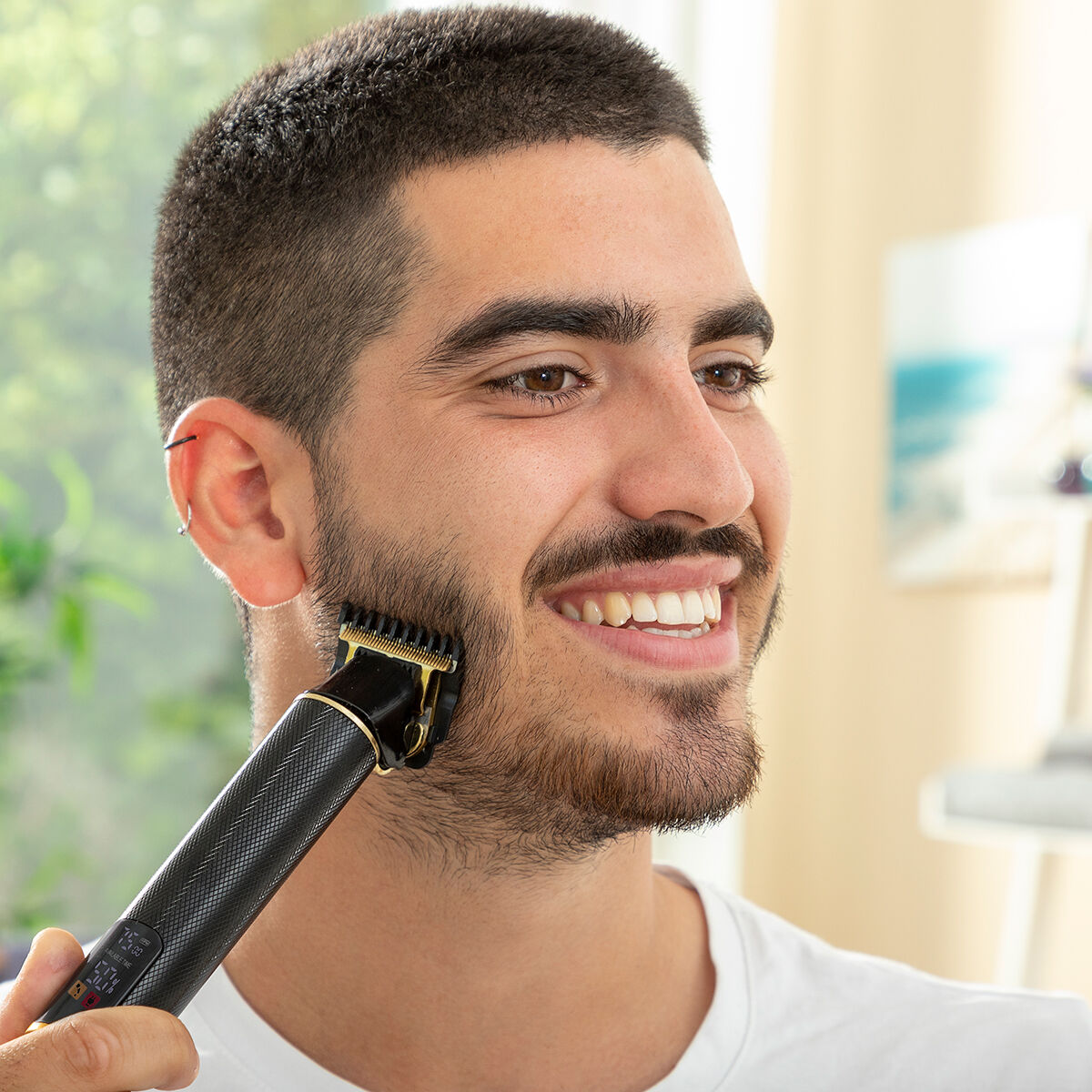 Pack πρότυπο για ξύρισμα γενειάδας Hipster Barber και Επαγγελματκική επαναφορτιζόμενη κουρευτική μηχανή με αξεσουάρ InnovaGoods