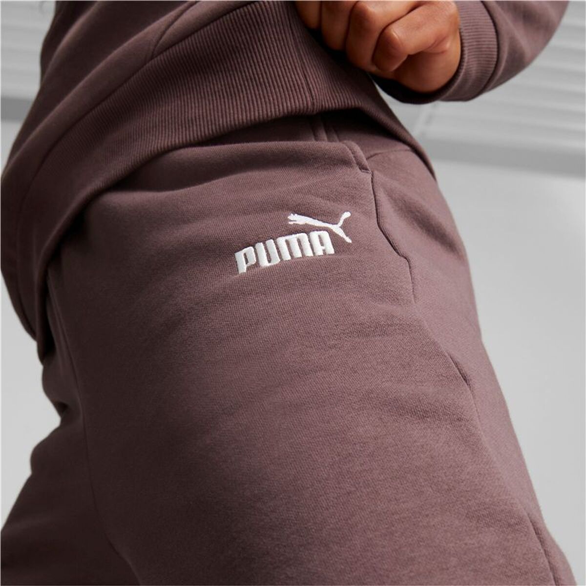 Μακρύ Αθλητικό Παντελόνι Puma ESS+ Embroidery High-W Καφέ Γυναίκα