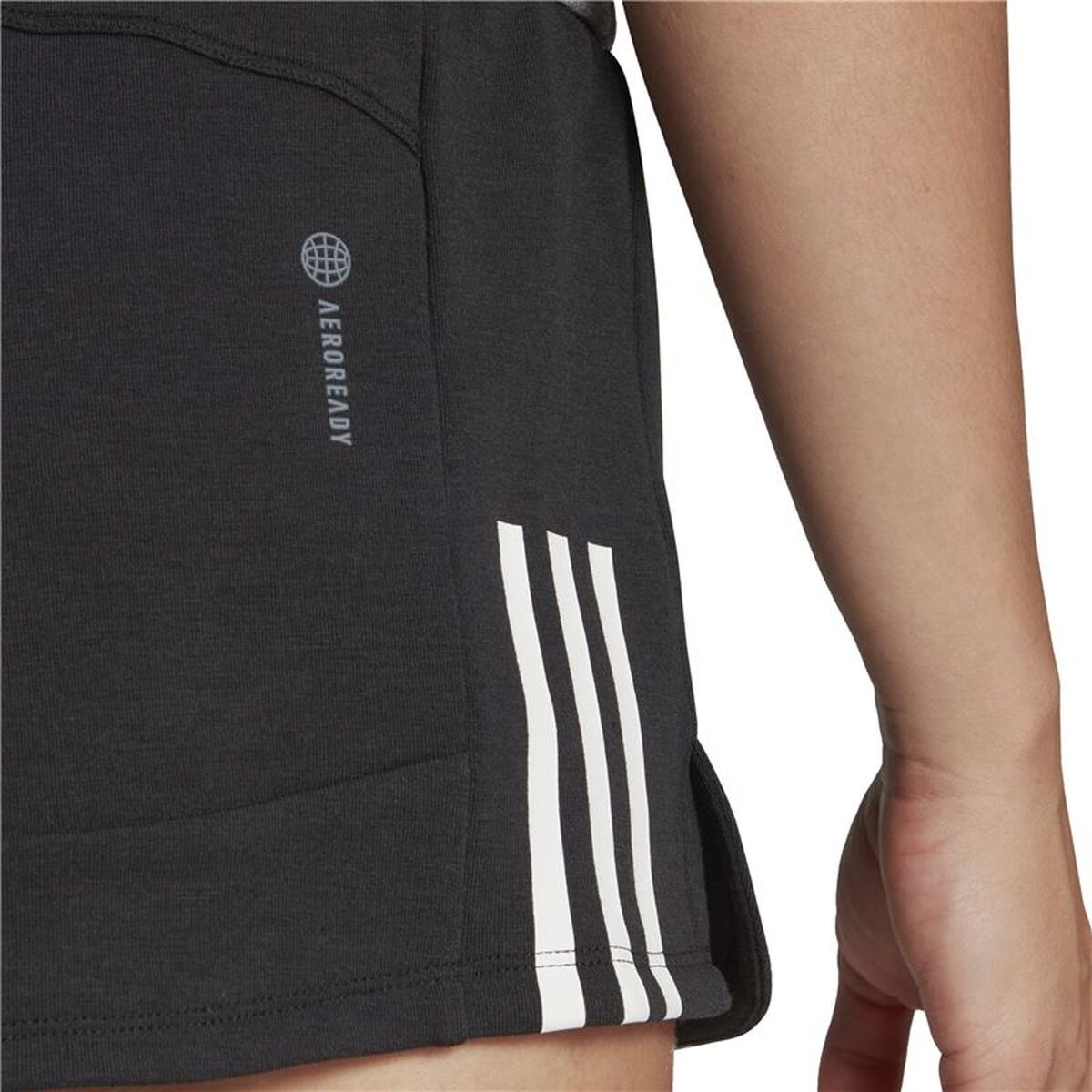 Γυναικεία Αθλητικά Σορτς Adidas Essentials Μαύρο