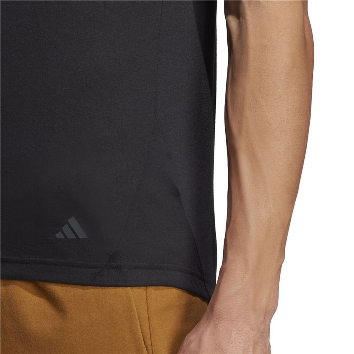 Ανδρική Μπλούζα με Κοντό Μανίκι Adidas Base Μαύρο