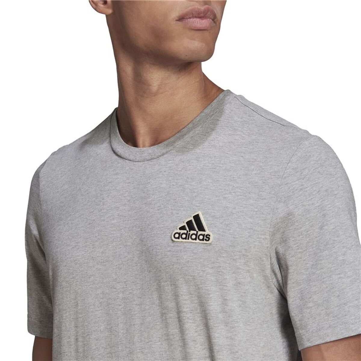 Ανδρική Μπλούζα με Κοντό Μανίκι Adidas Essentials Feelcomfy Ανοιχτό Γκρι