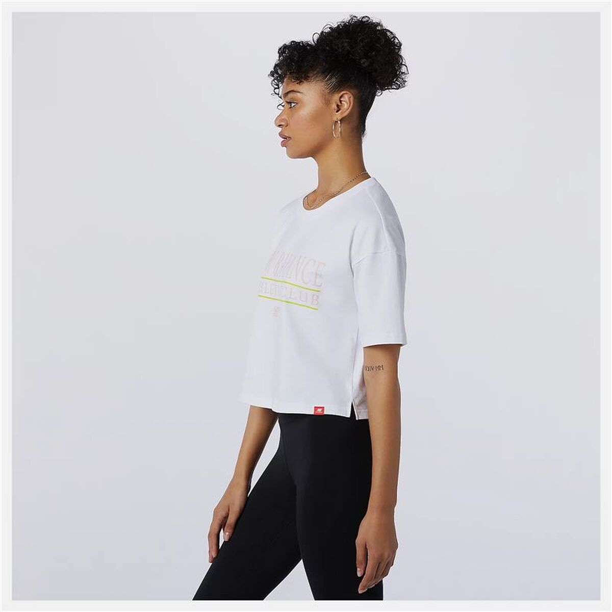 Γυναικεία Μπλούζα με Κοντό Μανίκι New Balance Essentials Athletic Club Boxy Λευκό