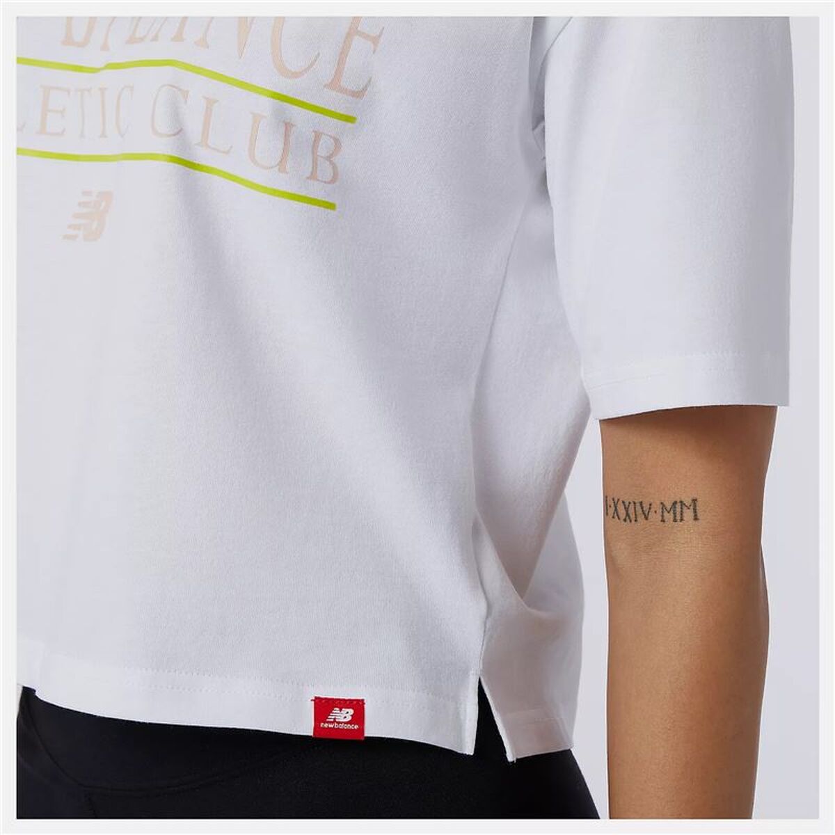 Γυναικεία Μπλούζα με Κοντό Μανίκι New Balance Essentials Athletic Club Boxy Λευκό