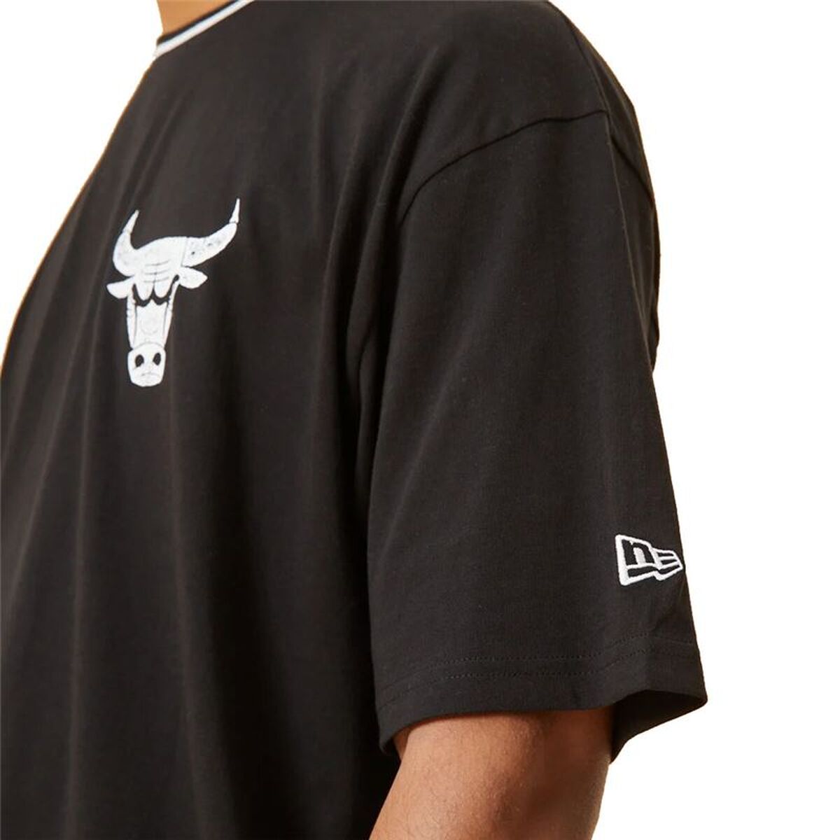Μπλουζάκι μπάσκετ New Era Chicago Bulls Graphic M Μαύρο